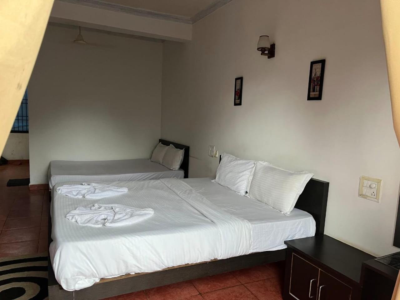 Hotel Pleasure Inn Near Turtle Beach Morjim Manage By Ld Group Of Hospitality エクステリア 写真