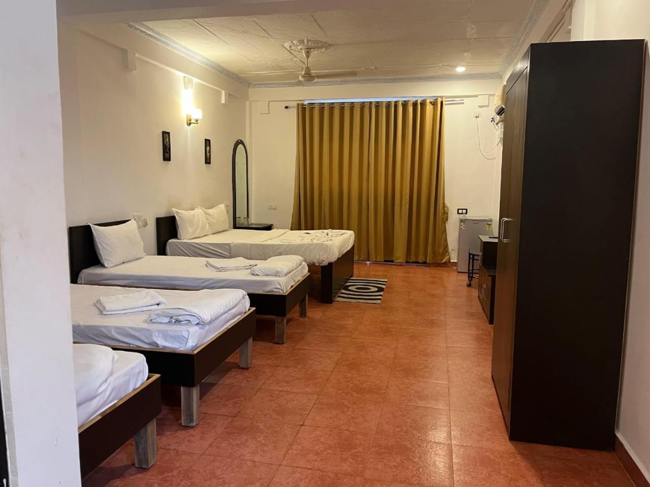 Hotel Pleasure Inn Near Turtle Beach Morjim Manage By Ld Group Of Hospitality エクステリア 写真