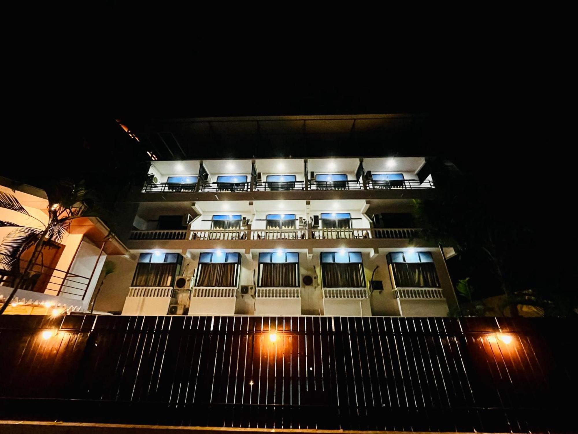 Hotel Pleasure Inn Near Turtle Beach Morjim Manage By Ld Group Of Hospitality エクステリア 写真