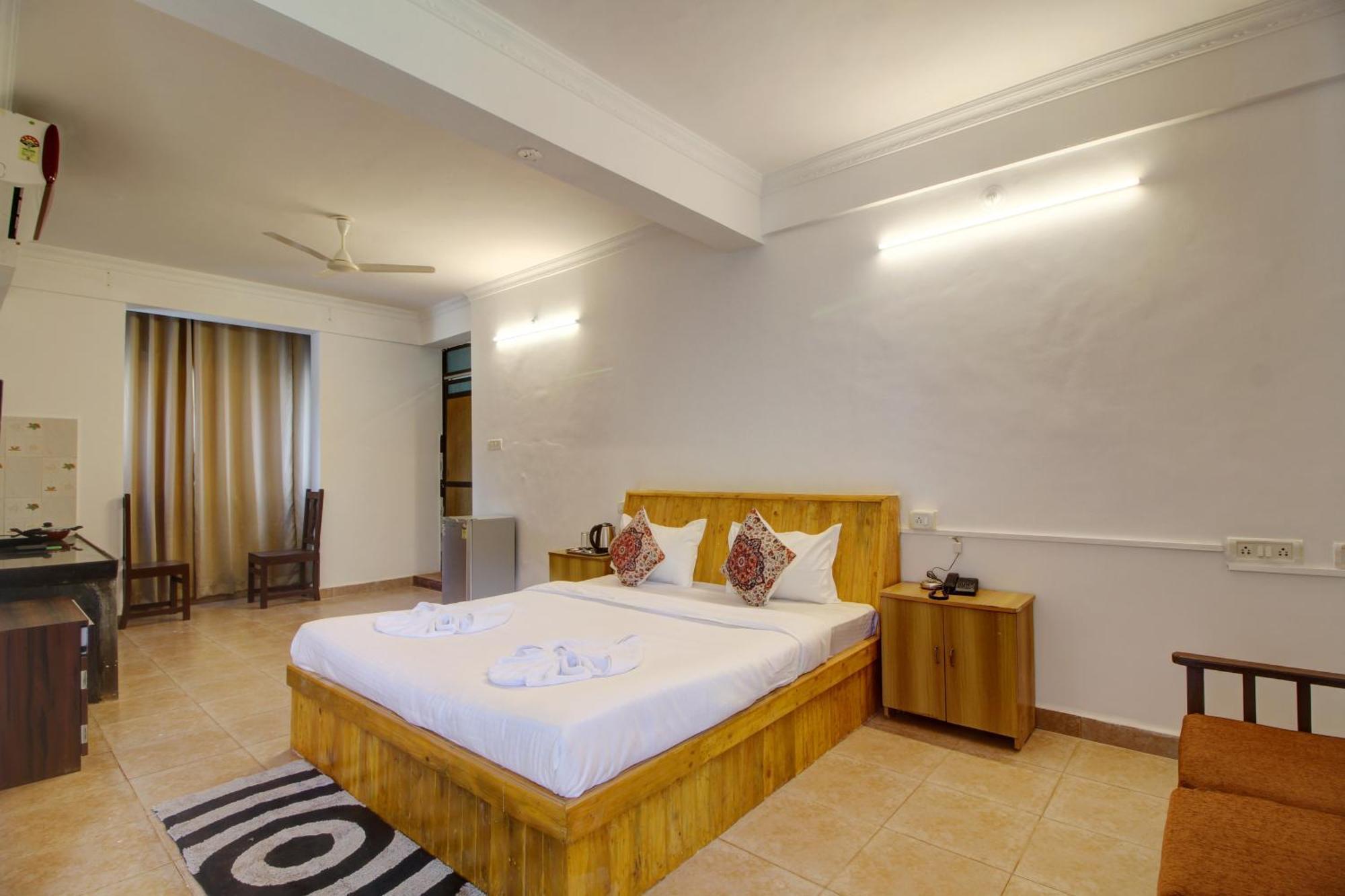 Hotel Pleasure Inn Near Turtle Beach Morjim Manage By Ld Group Of Hospitality エクステリア 写真